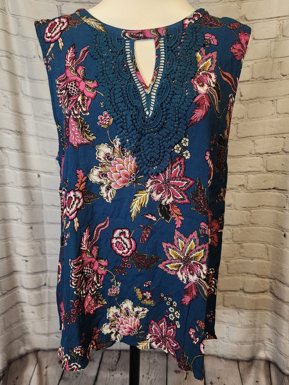 Daniel Rainn Navy Blue Floral Crochet-Trim Sleeveless Tunic